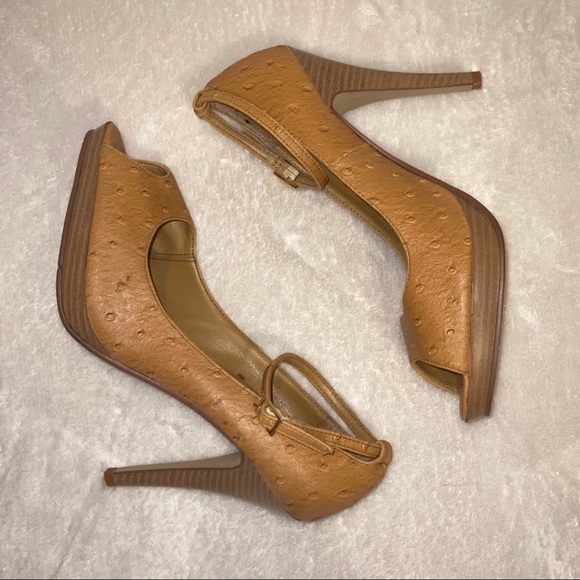 Michael Antonio Platform Peep Toe Ankle Strap Pump - Picture 4 of 9